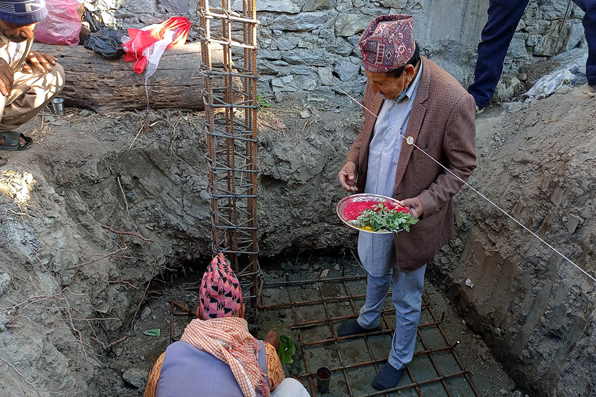 पुष्पलाल स्मृति प्रतिष्ठान कार्यालय भवन निर्माण हुने, अध्यक्ष भण्डारीद्वारा शिलान्यास 